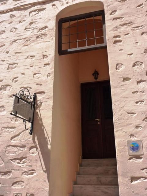 Odos Odysseos Aparthotel Ermoupoli Exterior photo