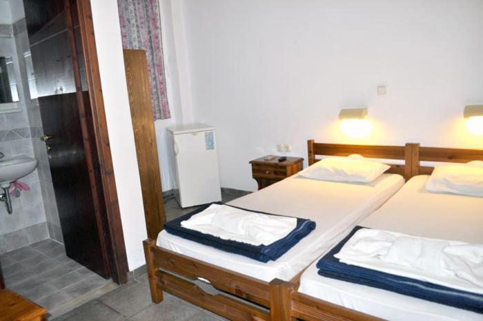 Odos Odysseos Aparthotel Ermoupoli Room photo
