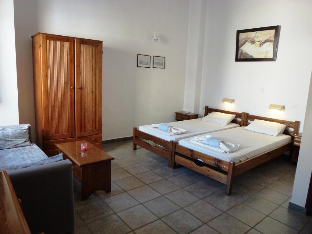 Odos Odysseos Aparthotel Ermoupoli Room photo